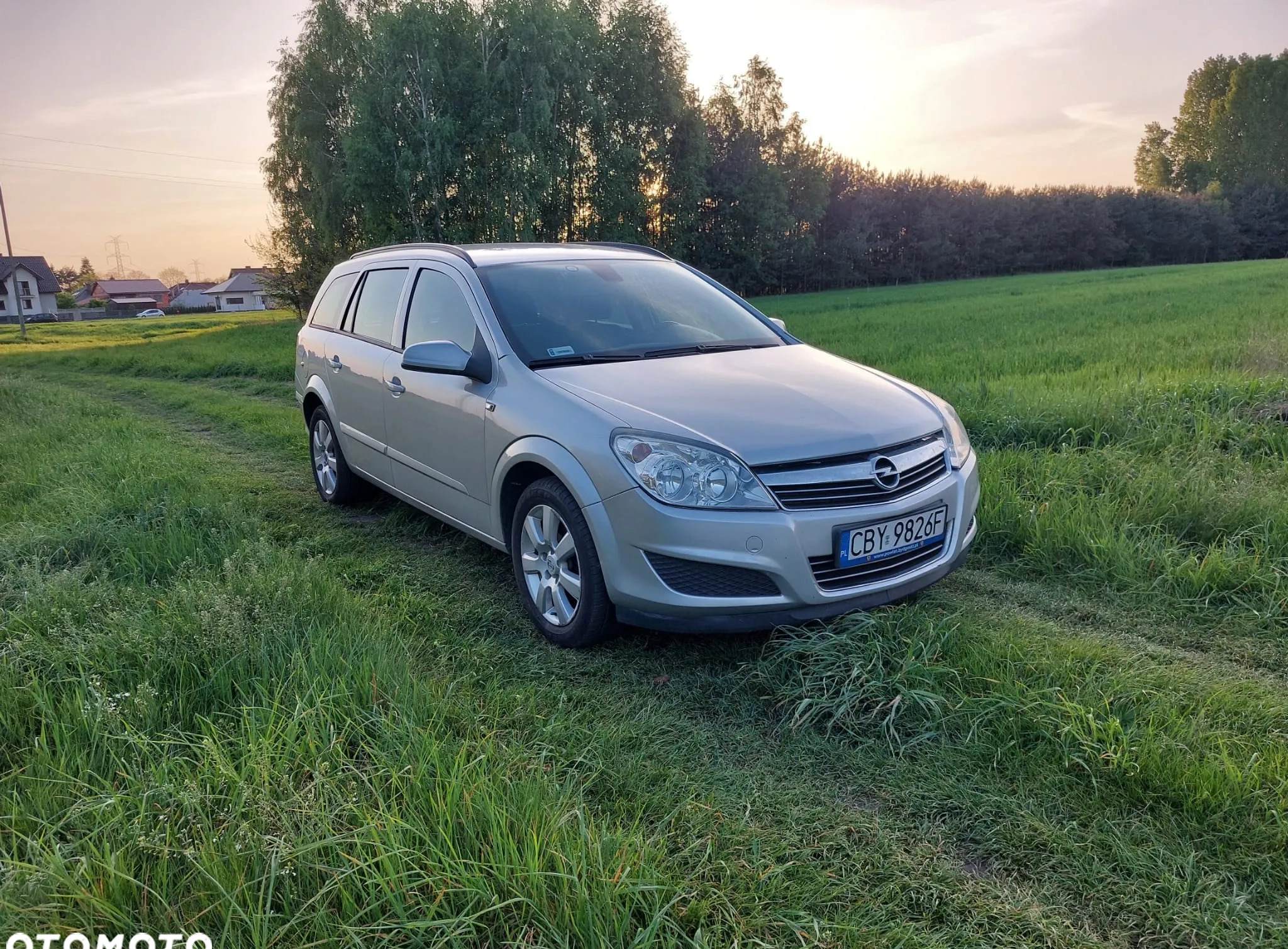 Opel Astra cena 11500 przebieg: 313000, rok produkcji 2009 z Golina małe 254